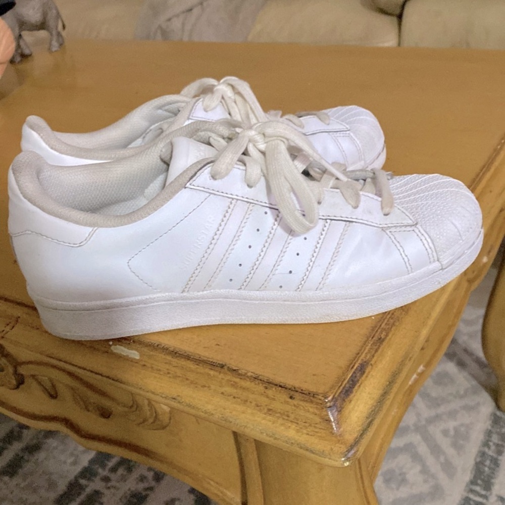 Adidas superstars